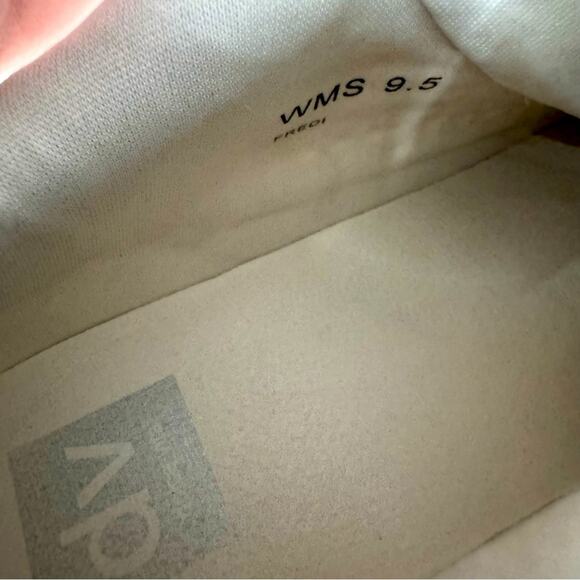 EUC Women’s dv Dolce Vita Dolen Sneakers Ecru size 9.5 - Picture 9 of 9